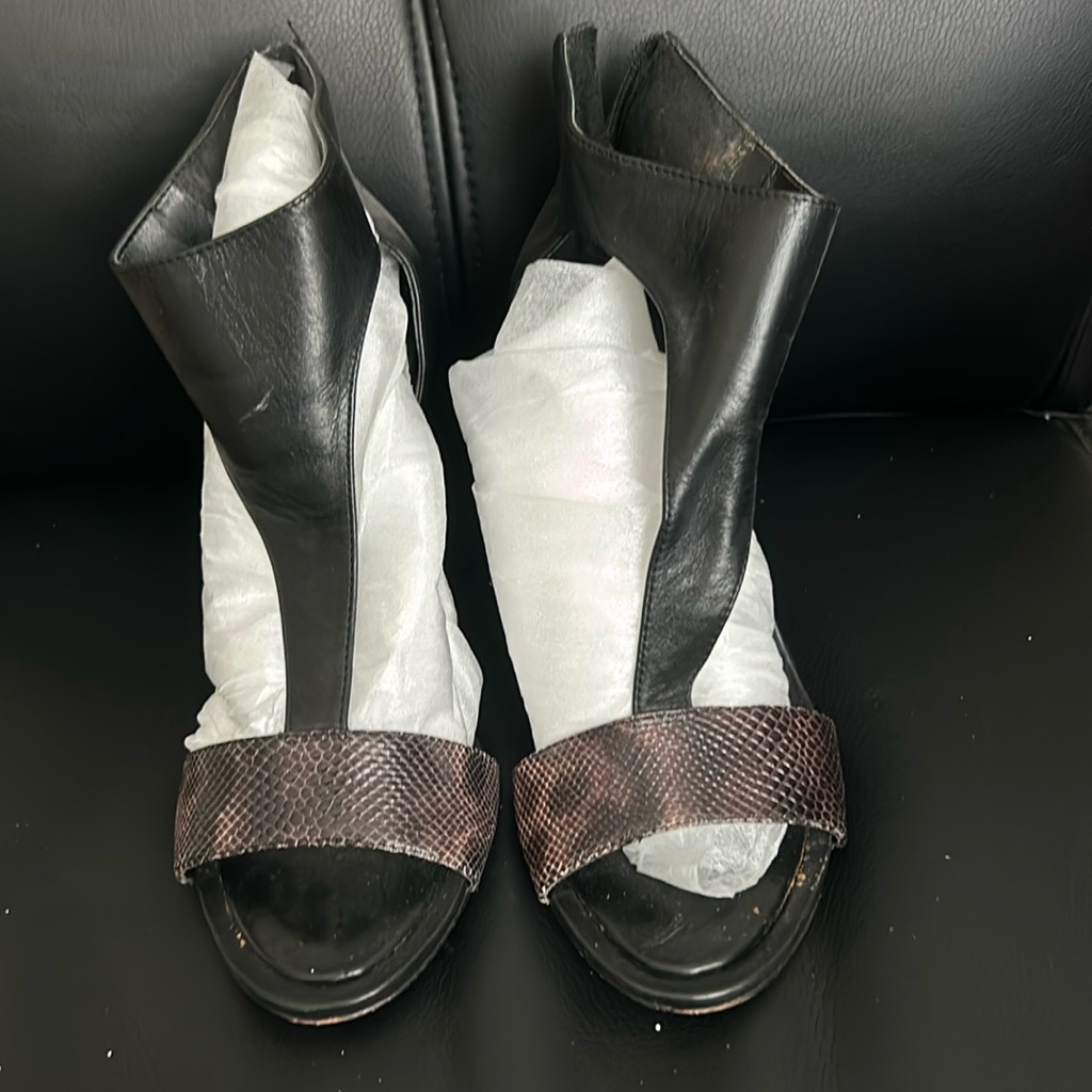 Bcngmaxazria Heels